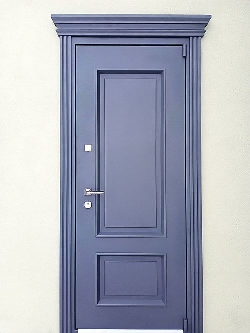 Дверь с металлофиленкой