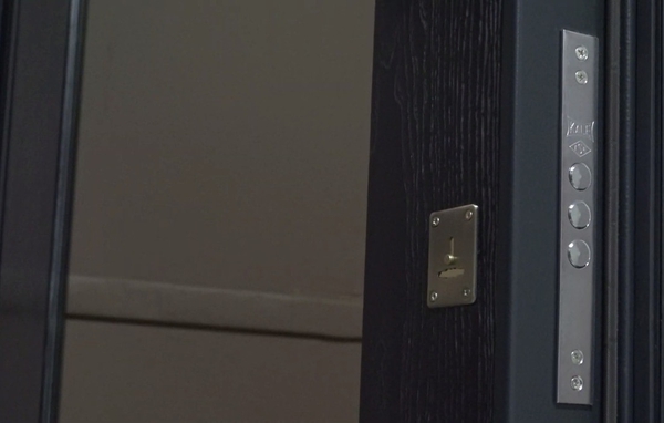 Панель с зеркалом Панель с зеркалом